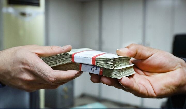 دریافت وام ۳۰۰ میلیون تومانی بانک ملی ایران با کارمزد ۴ درصد+ جزییات