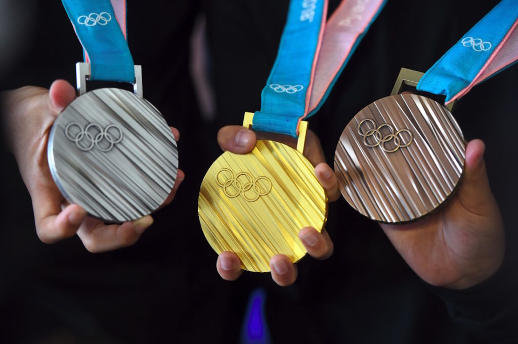 ۱۲ ورزشکار ایرانی که بیش از یک مدال المپیک به دست آورده اند + اینفوگرافی
